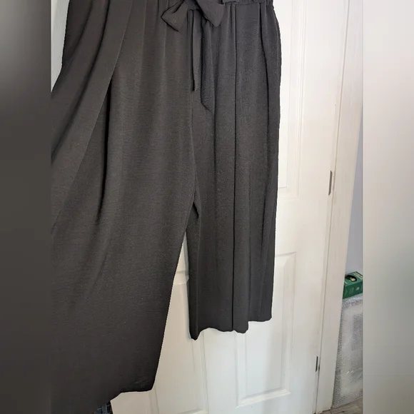Black Tie-Waist Wide Leg Pants - Picture 4 of 5